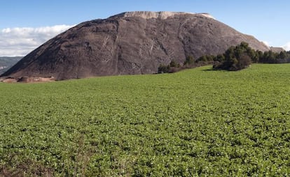 La muntanya de residus salins del Cogulló, a Sallent.