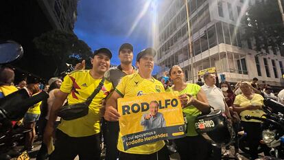 Seguidores de Rodolfo Hernández celebran en las calles de Bucaramanga.