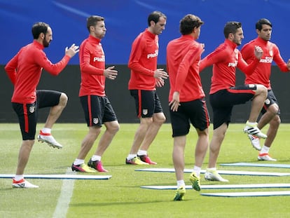 Los jugadores del Atl&eacute;tico, en el entrenamiento del martes.