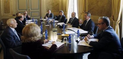 Deliberación del jurado del XXII Premio Convivencia de la Fundación Broseta. Francisco de los Cobos es el tercero por derecha.