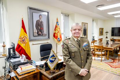El general de División Antonio Ruiz, en su despacho en el Instituto de Historia y Cultura Militar.