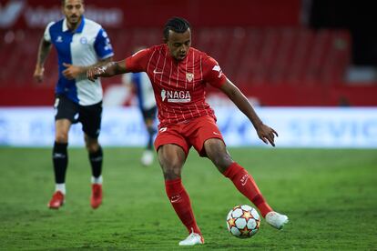 Koundé, en el último partido amistoso jugado por el Sevilla ante el Alavés.