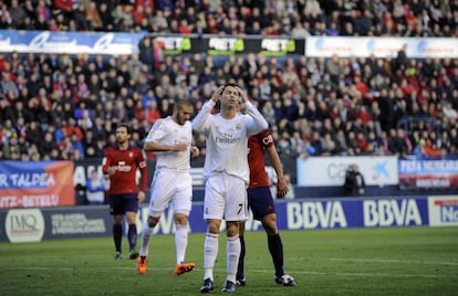 Cristiano se lamenta de una ocasión fallada.