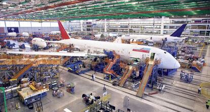 Montaje de un 787 Dreamliner para Air India, en la fábrica de Boeing en EE.UU.