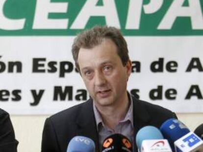 El portavoz de la Plataforma Estatal por la Enseñanza Pública y de CEAPA, José Luis Pazos. EFE/Archivo