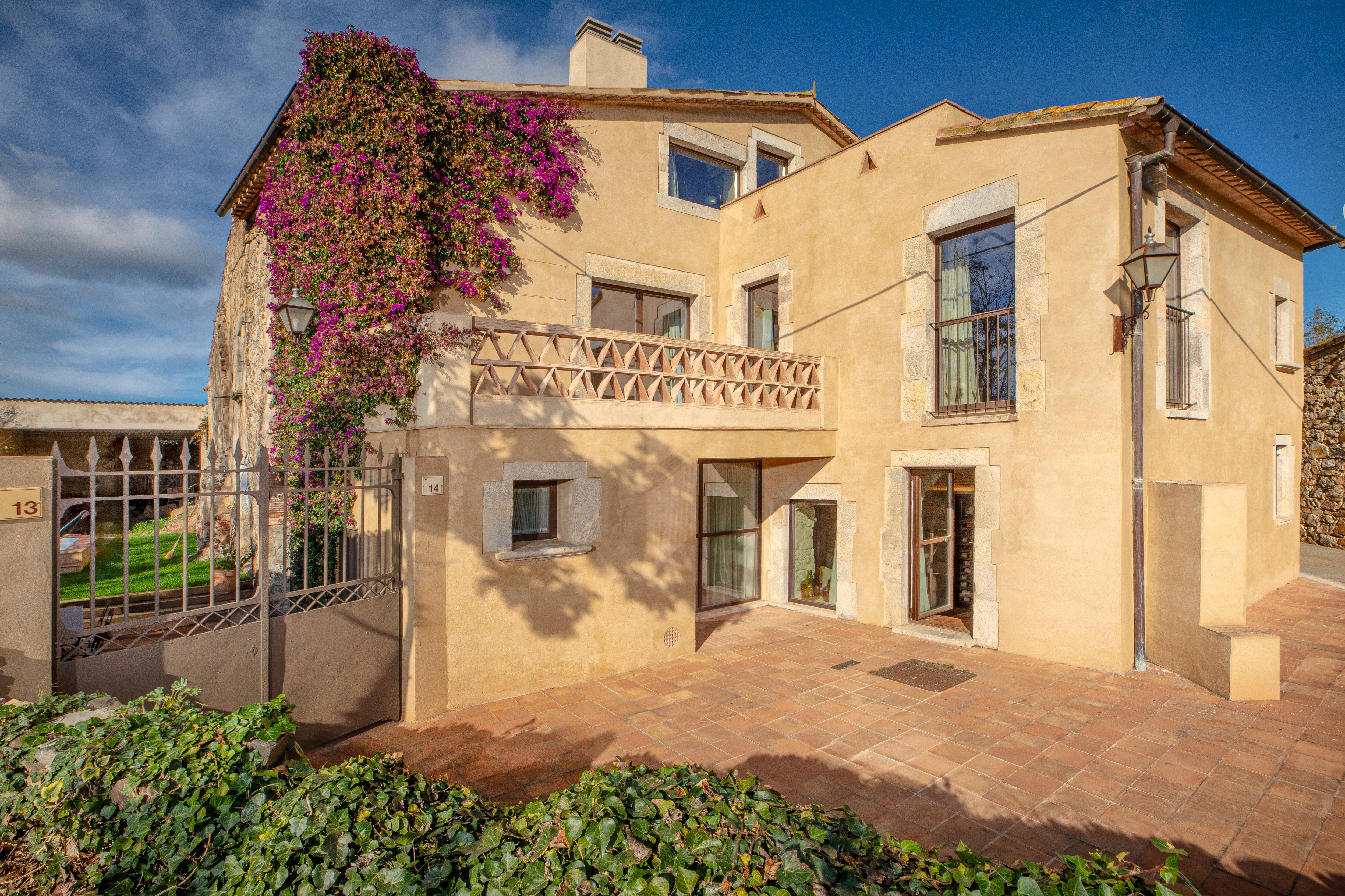 Le tre case della settimana: appartamento in un edificio del 1949 a Recoleti per oltre 9,5 milioni