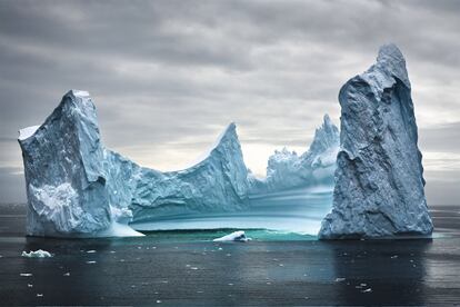 Iceberg no Oceano Antártico. Um enorme bloco de 5.800 km2 de gelo, o maior até o momento, se desprendeu da Antártida em 2017.