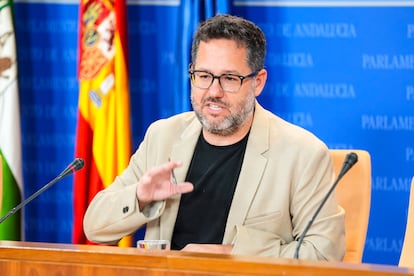El portavoz del Grupo Mixto-Adelante Andalucía, José Ignacio García, en una rueda de prensa en el Parlamento autonómico.