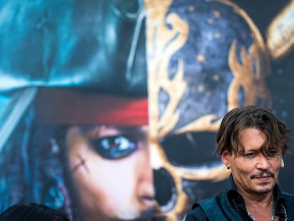 Johnny Depp protagonistas de Piratas del Caribe, de Disney, película que podría haber sido raptada.