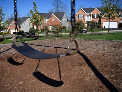 Un columpio solitario en un parque en Virginia (EE UU)