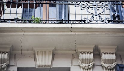 Estado de un edificio sin rehabilitar en Barcelona.