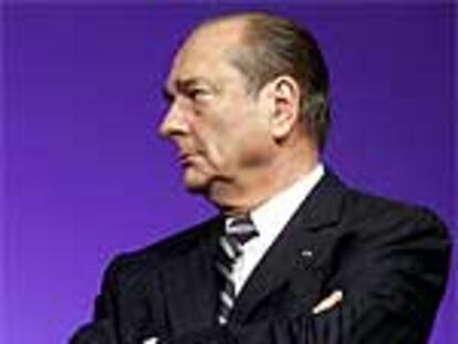 El presidente de la República Francesa, Jacques Chirac, se ve acosado por las revelaciones de varios libros de reciente aparición en Francia sobre su gestión política.