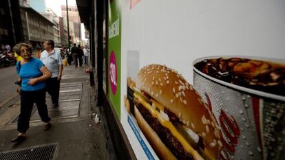 Fachada do McDonald's, uma franquia mundial.