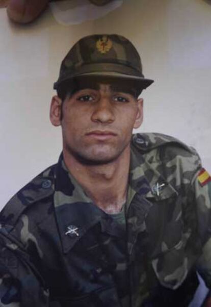 Mustafá Ahmed durante el servicio militar.