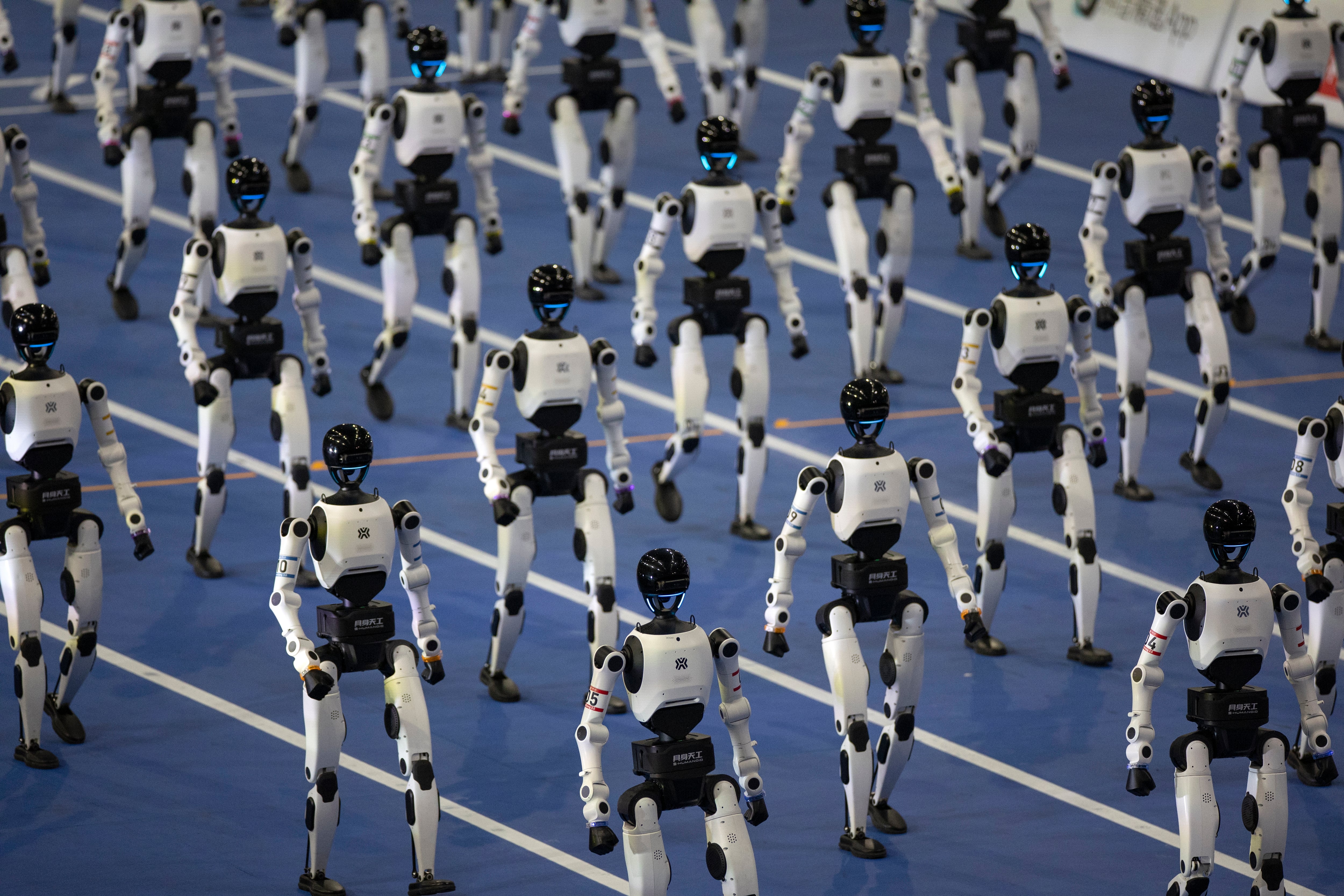 Más allá de romper el récord de Usain Bolt: China pone a prueba los robots humanoides del futuro