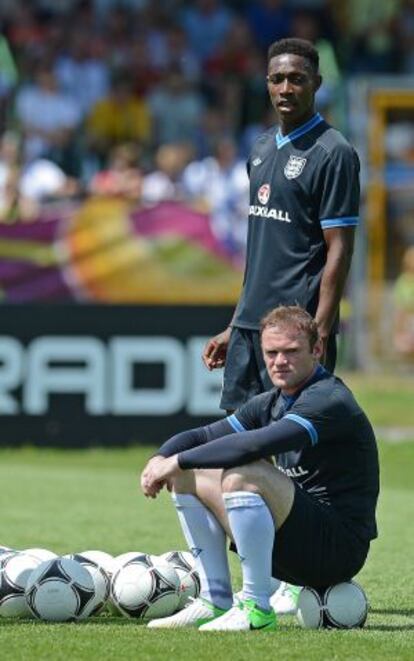 Welbeck y Rooney, en un entrenamiento.