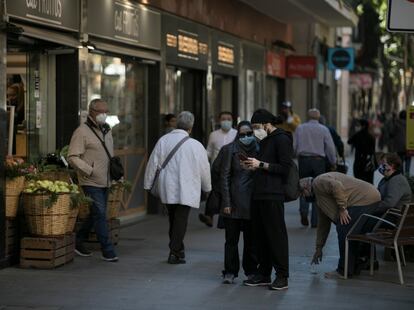 La calle Gran de Sant Andreu, uno de los ejes comerciales más animados del distrito.