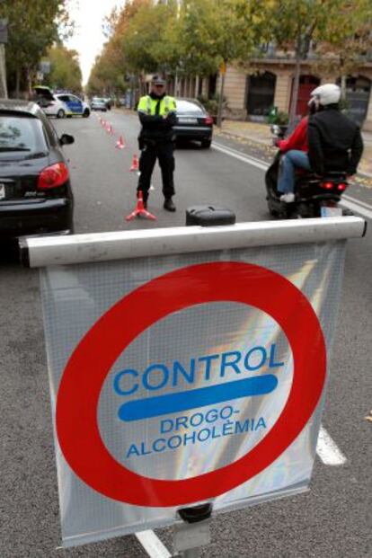 Control de alcoholemia en el centro de Barcelona.