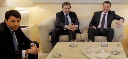 Ignacio González, Antonio Miguel Carmona, Tomás Gómez y Esperanza Aguirre, en 2009 en la sede de la Comunidad.