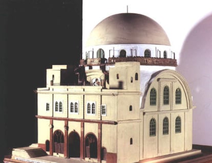 Maqueta de la sinagoga Hurva empleada en la reconstrucción de la que será reabierta en la ciudad vieja de Jerusalén el próximo 15 de marzo.