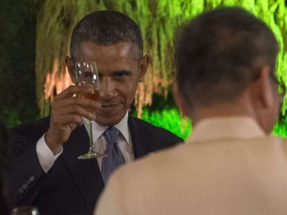 O presidente dos EUA, Barack Obama, durante um jantar em Manila (Filipinas).