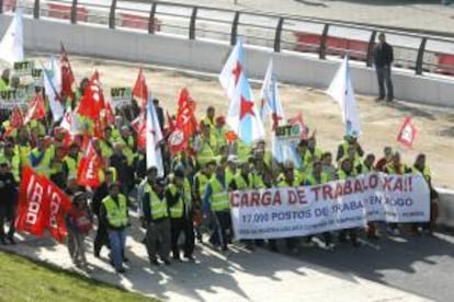 Manifestación de los trabajadores de Navantia para pedir carga de trabajo en el astillero de Ferrol.  EFE/Archivo