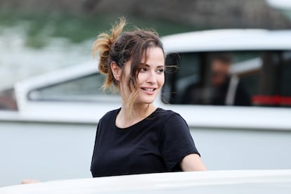 Giulia Elettra Gorietti a su salida del Hotel Excelsior con motivo del 82º Festival Internacional de Cine de Venecia, este viernes.