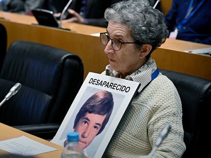 Antonia Guevara, madre de David Guerrero Guevara, conocido como el 'niño pintor' de Málaga, en el acto del décimo aniversario de la declaración del día de las personas desaparecidas.