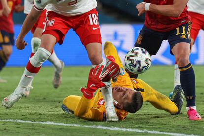 El portero de Polonia, Wojciech Szczesny, durante el encuentro del grupo E de la Eurocopa 2020 entre España y Polonia.