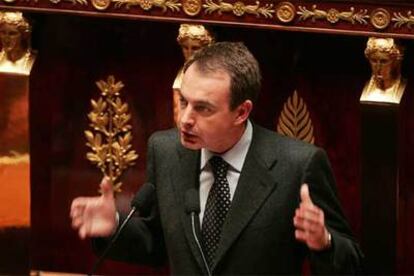 El presidente español, durante su comparecencia en el parlamento francés.