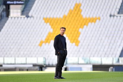 Claudio Marchisio en el césped del Juventus Stadium en otoño de 2019.