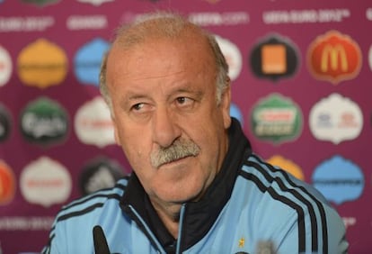 Vicente del Bosque durante la rueda de prensa en Gdansk