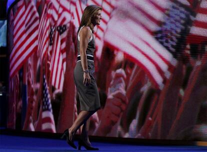 Caroline Kennedy abandona el estrado tras intervenir en la última jornada de la convención.