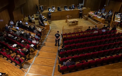 Vista aérea del tribunal durante el anuncio de la sentencia, este miércoles en Atenas.