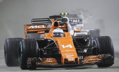 Alonso, con su McLaren en Singapur.