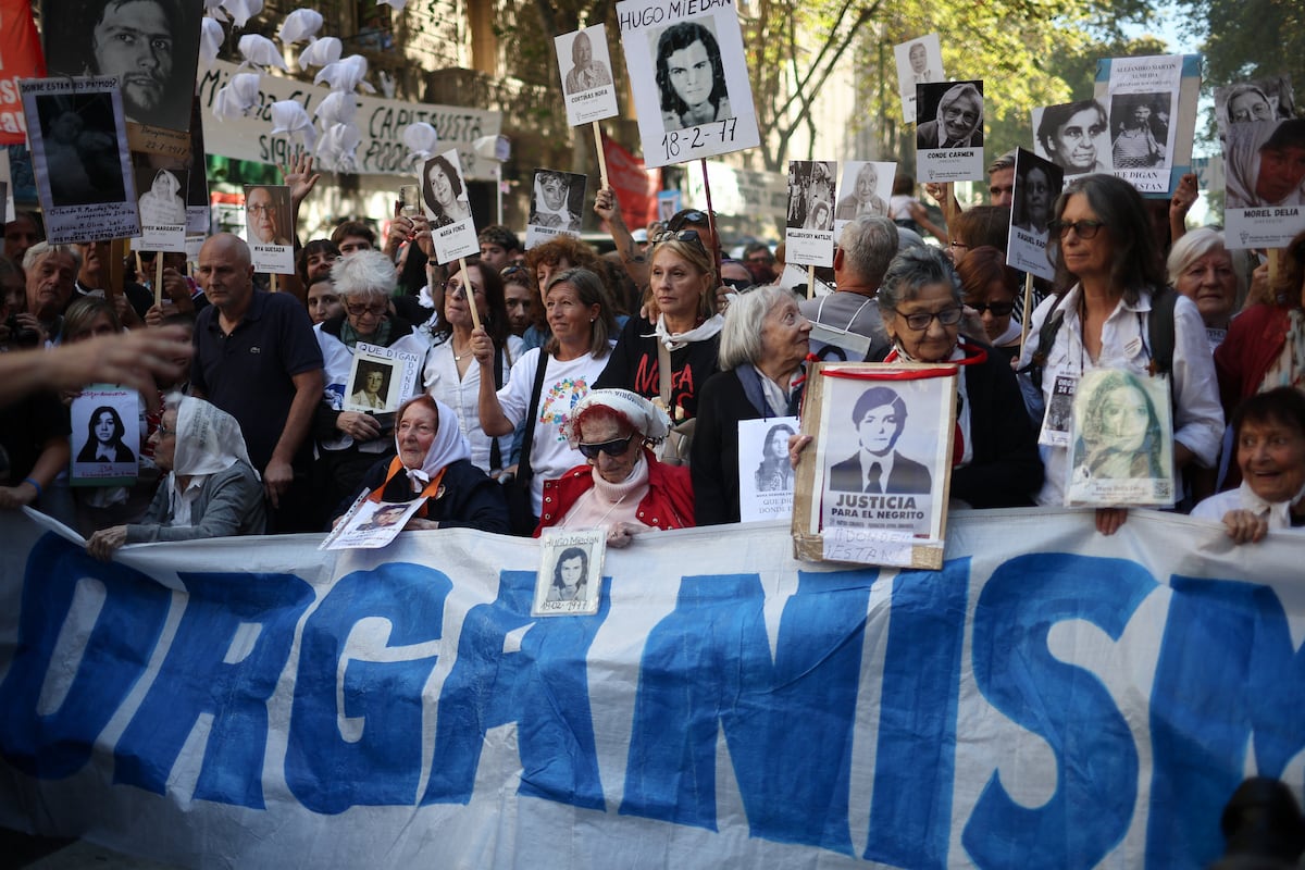 A 50 años del golpe militar, decenas de miles de personas marchan en  Argentina para recordar a las víctimas de la dictadura | EL PAÍS Argentina