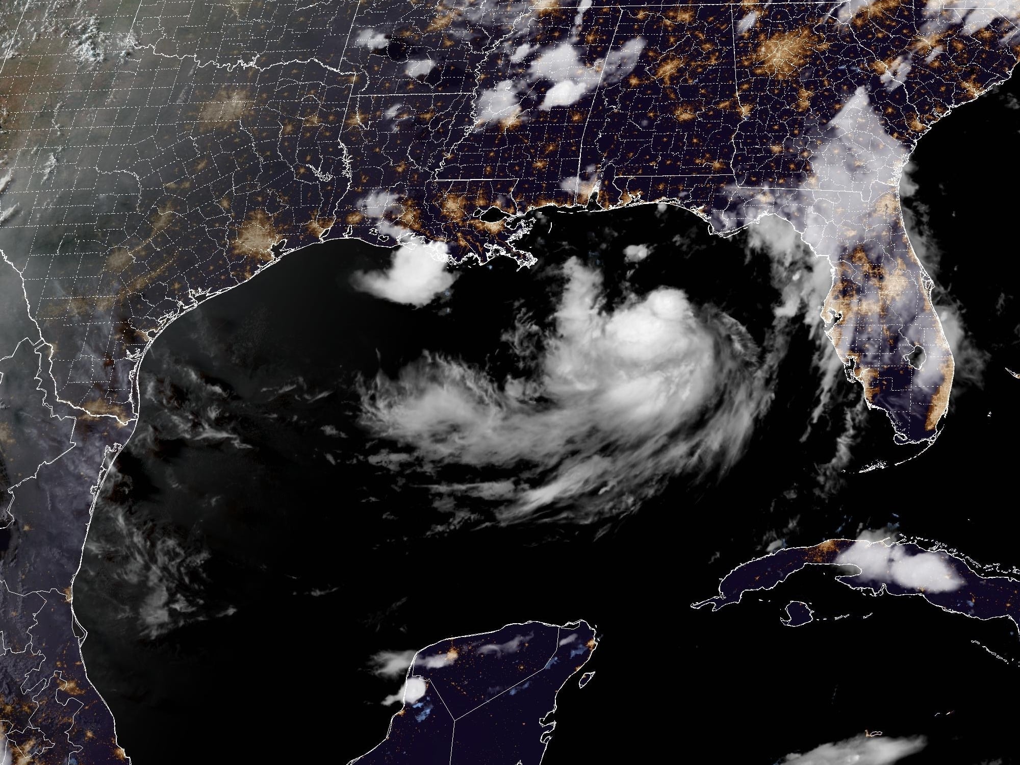 ‘Bertha’ se convierte en tormenta tropical frente a las costas de Alabama y Florida
