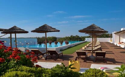 Piscina del hotel Tivoli Évora Ecoresort, en Portugal.