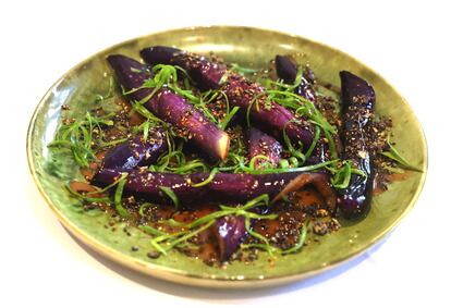 Berenjenas 'furikake', una elaboración del cocinero Alberto Álvarez.