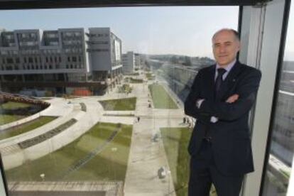 Iñaki Goirizelaia, rector de la UPV, en su despacho del Campus de Leioa.