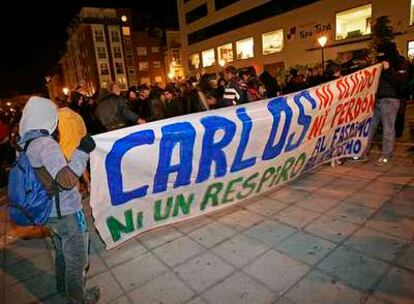 Jóvenes antifascistas se concentran en Usera para protestar por la muerte de Carlos Javier P.