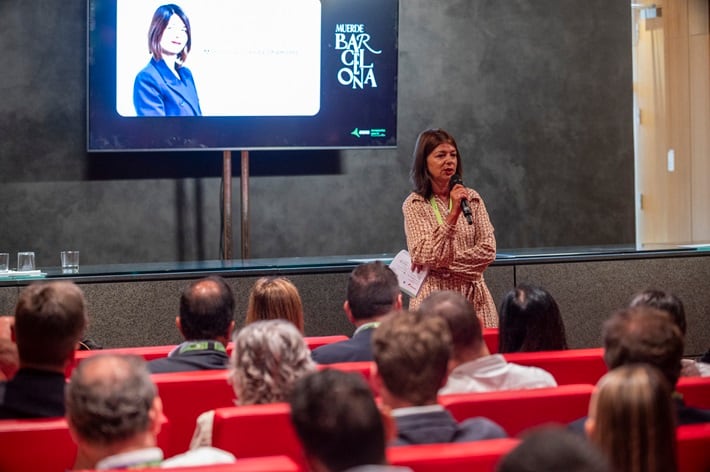 La responsable del departamento Comercial e Inmobiliaria de Aena, María José Cuenda, esta mañana en el evento 'Muerde Barcelona'.