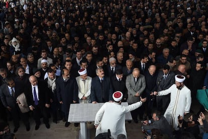 Funeral simbólico por Jamal Khashoggi en la mezquita de Fatih de Estambul este viernes.