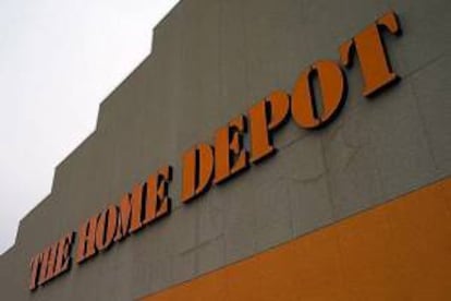 Fotografía que muestra un establecimiento de la cadena de tiendas de bricolaje y productos para el hogar Home Depot, en North Reading (Massachusetts), Estados Unidos. EFE/Archivo