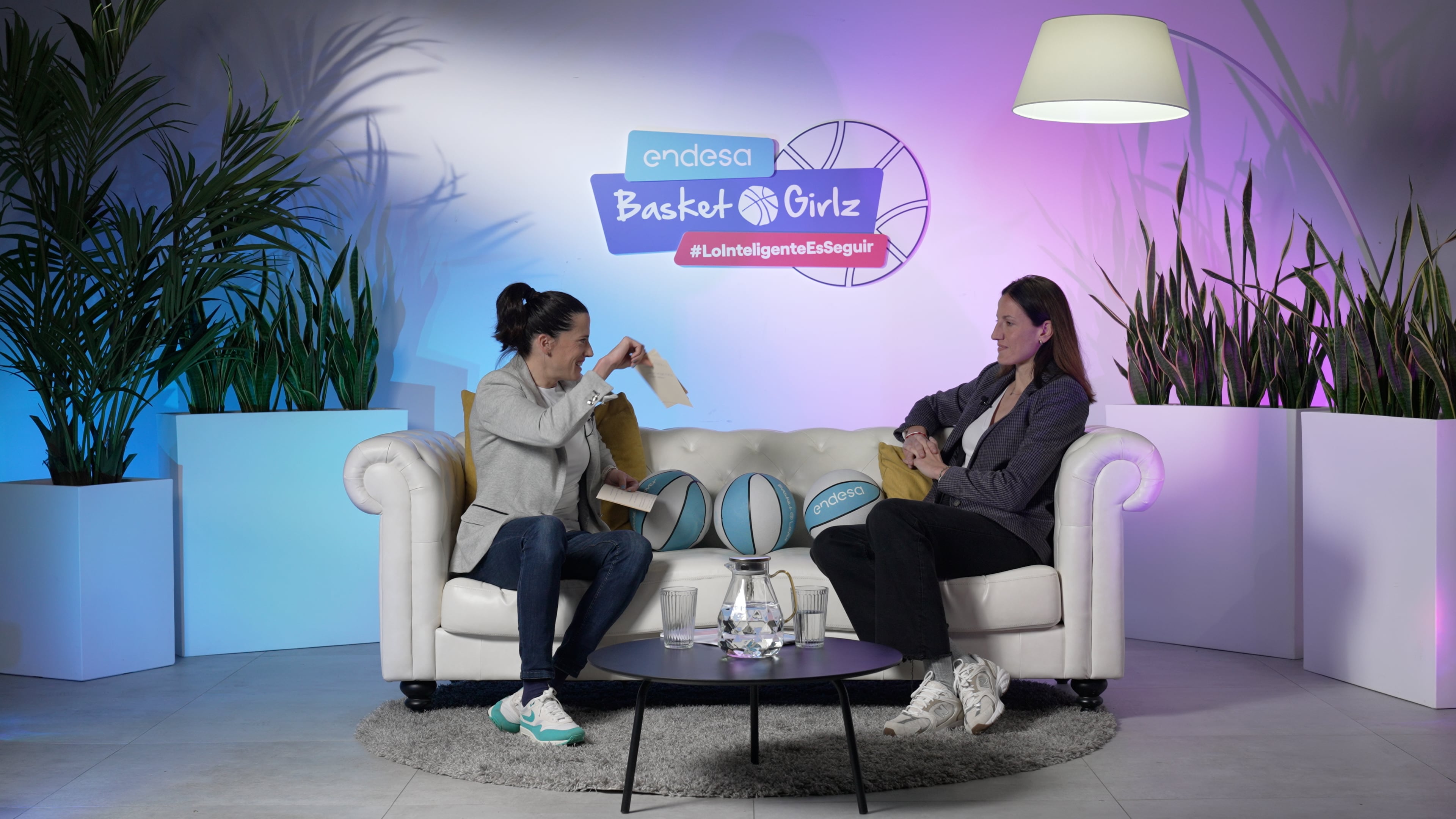 Rovira y Pina juntas en una de las píldoras didácticas del curso Basket Girlz.