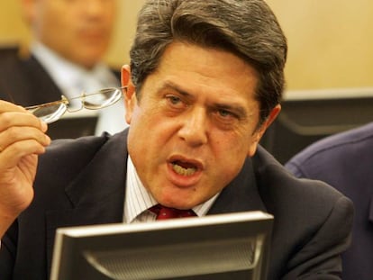 Federico Trillo en 2005 ante la comisión de Defensa del Congreso.
