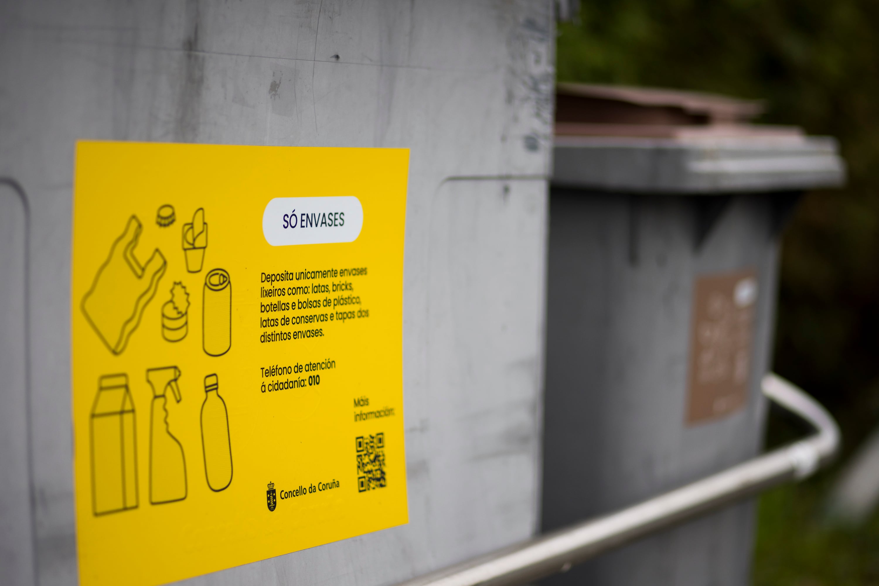 А Coruña завершает внедрение желтого контейнера для упаковок