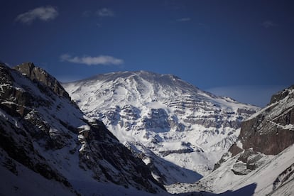 Vista del Cajón del Maipo, en San José de Maipo, Chile, 24 de junio de 2025.