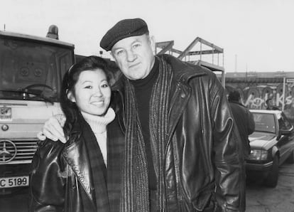 El actor Gene Hackman y su esposa, Betsy, en una imagen de 1989.