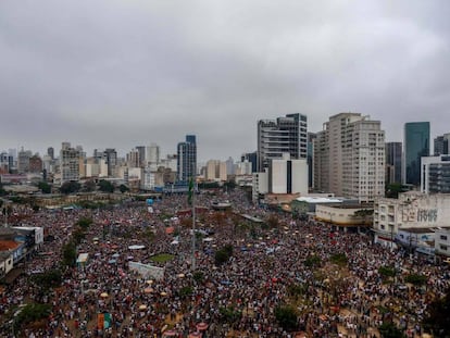 Manifestação do #EleNão no Largo da Batata, em São Paulo.